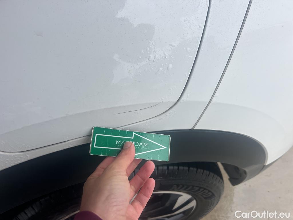  Peugeot  2008 PEUGEOT  / 2019 / 5P / todoterreno Allure Pack Puretech 130 S&S EAT8 (AC) #13