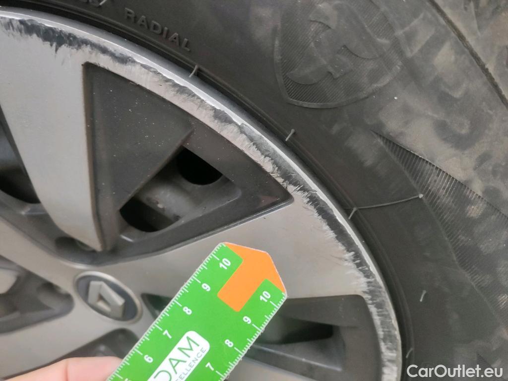  Renault  Clio RENAULT  / 2019 / 5P / berlina con portón Equilibre Blue dCi 74kW (100CV) #20