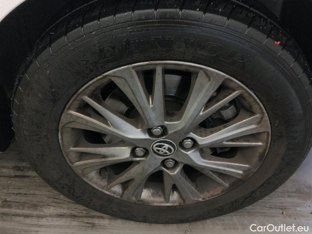  Toyota  Yaris TOYOTA  / 2017 / 5P / berlina con portón 1.5 100H Active #11