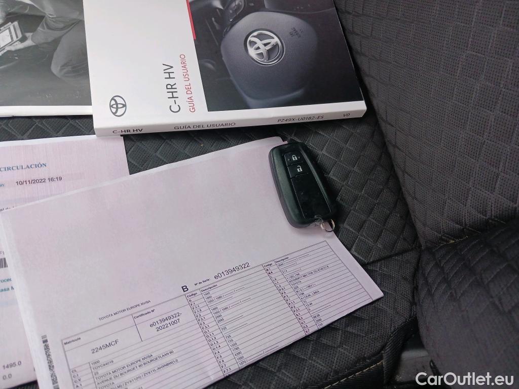  Toyota  C-HR TOYOTA  / 2019 / 5P / todoterreno 1.8 125H Active #1