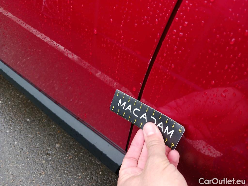  Toyota  C-HR TOYOTA  / 2019 / 5P / todoterreno 1.8 125H Active #4