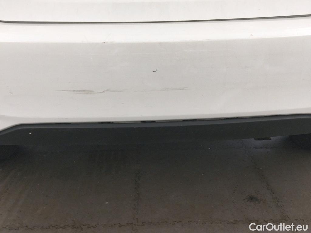  Toyota  Yaris TOYOTA  / 2017 / 5P / berlina con portón 1.5 100H Active #15