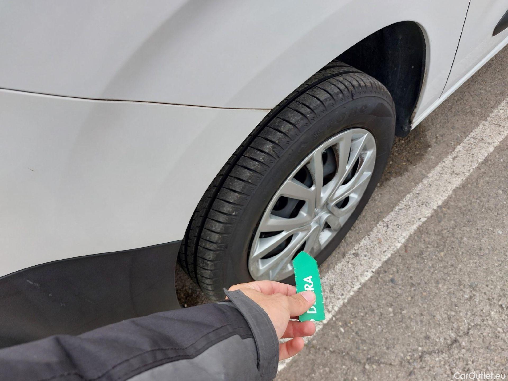  Citroen  Berlingo  Combi Live Pack M 1.5 BlueHDi 100CV MT6 E6d #9