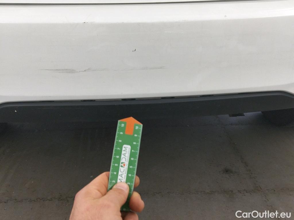  Toyota  Yaris TOYOTA  / 2017 / 5P / berlina con portón 1.5 100H Active #16