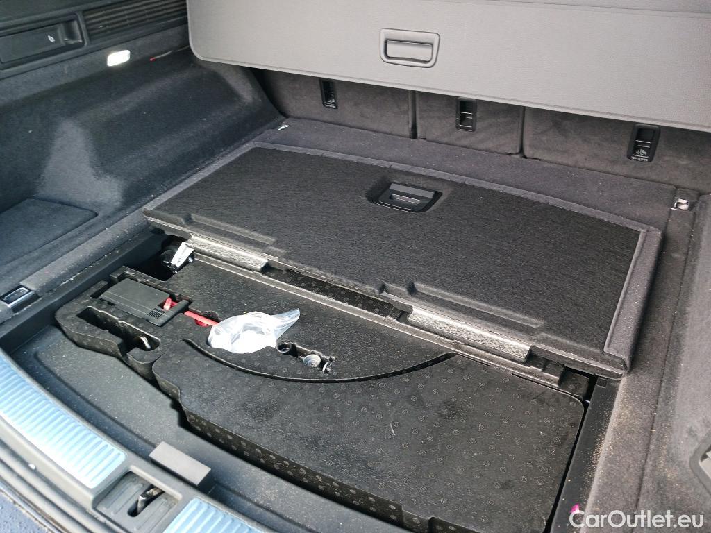  Volkswagen  Touareg VOLKSWAGEN  / 2018 / 5P / todoterreno R 3.0 V6 TSI 340kW Tip 4M #3