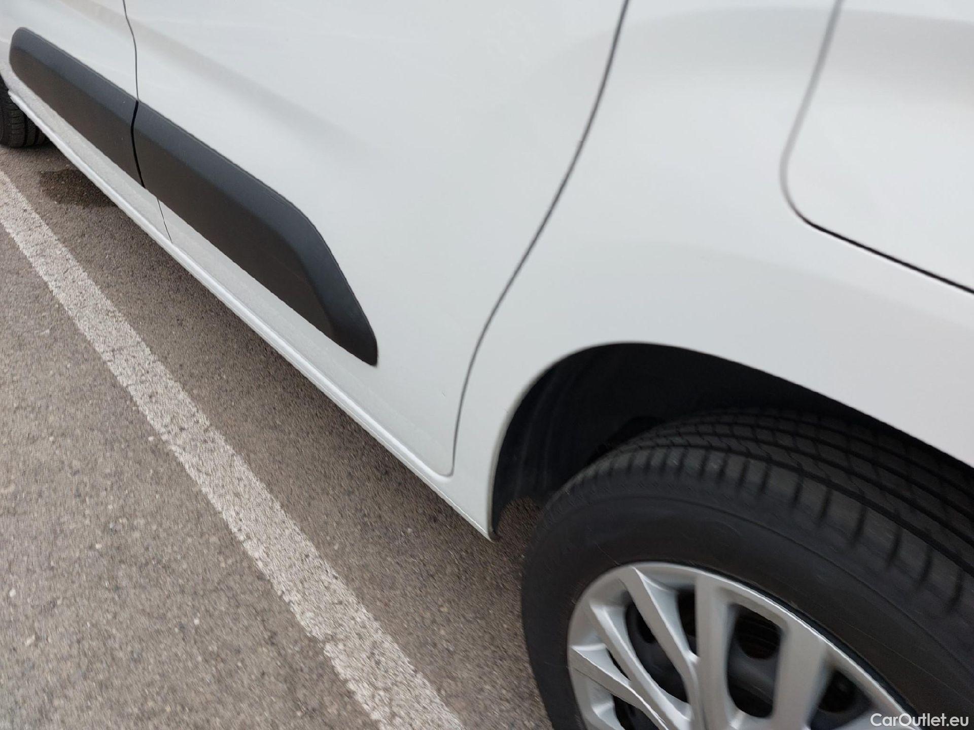  Citroen  Berlingo  Combi Live Pack M 1.5 BlueHDi 100CV MT6 E6d #16