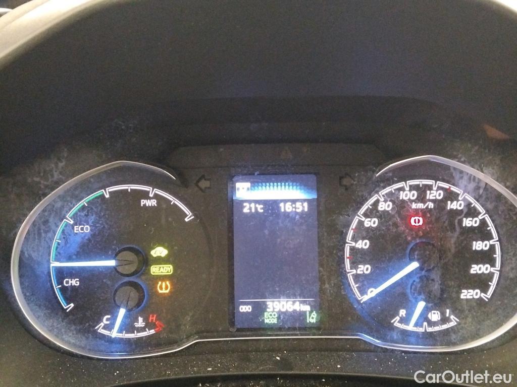  Toyota  Yaris TOYOTA  / 2017 / 5P / berlina con portón 1.5 100H Active #18