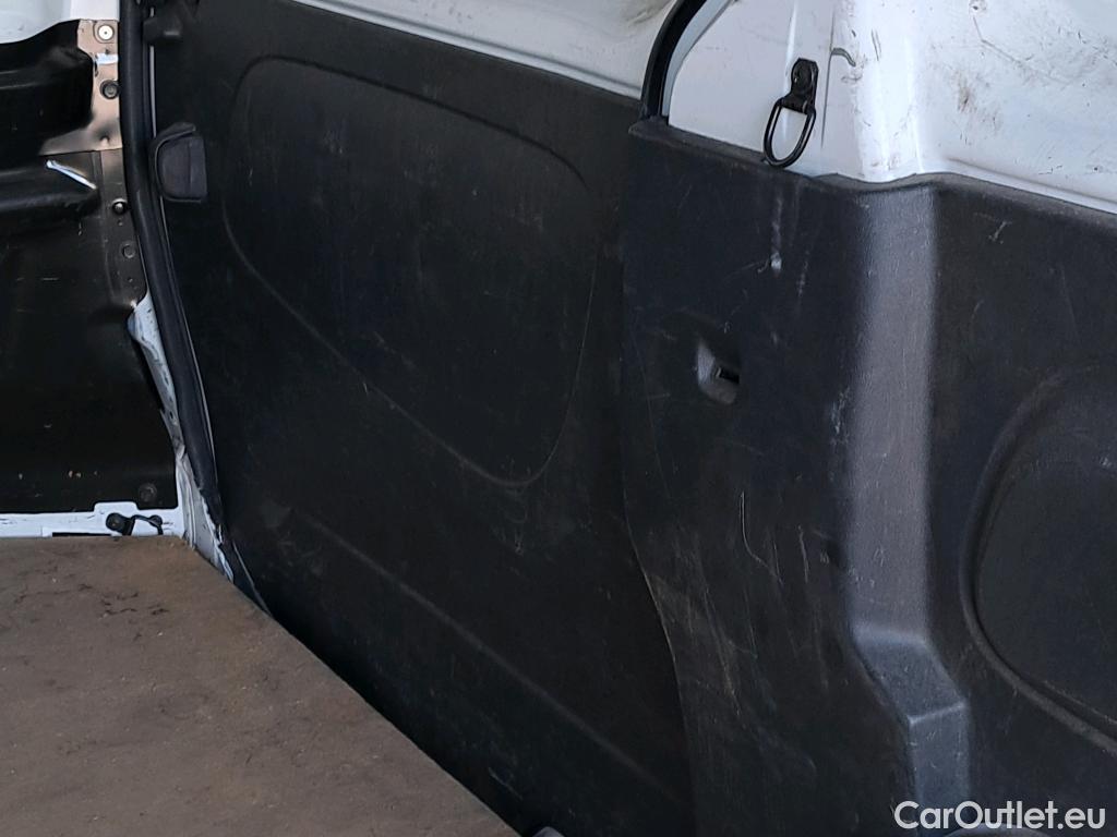  Nissan  NV300 NISSAN  / 2016 / 4P / furgón 2.0dCi 88kW (120CV) L1H1 1T Optima #34