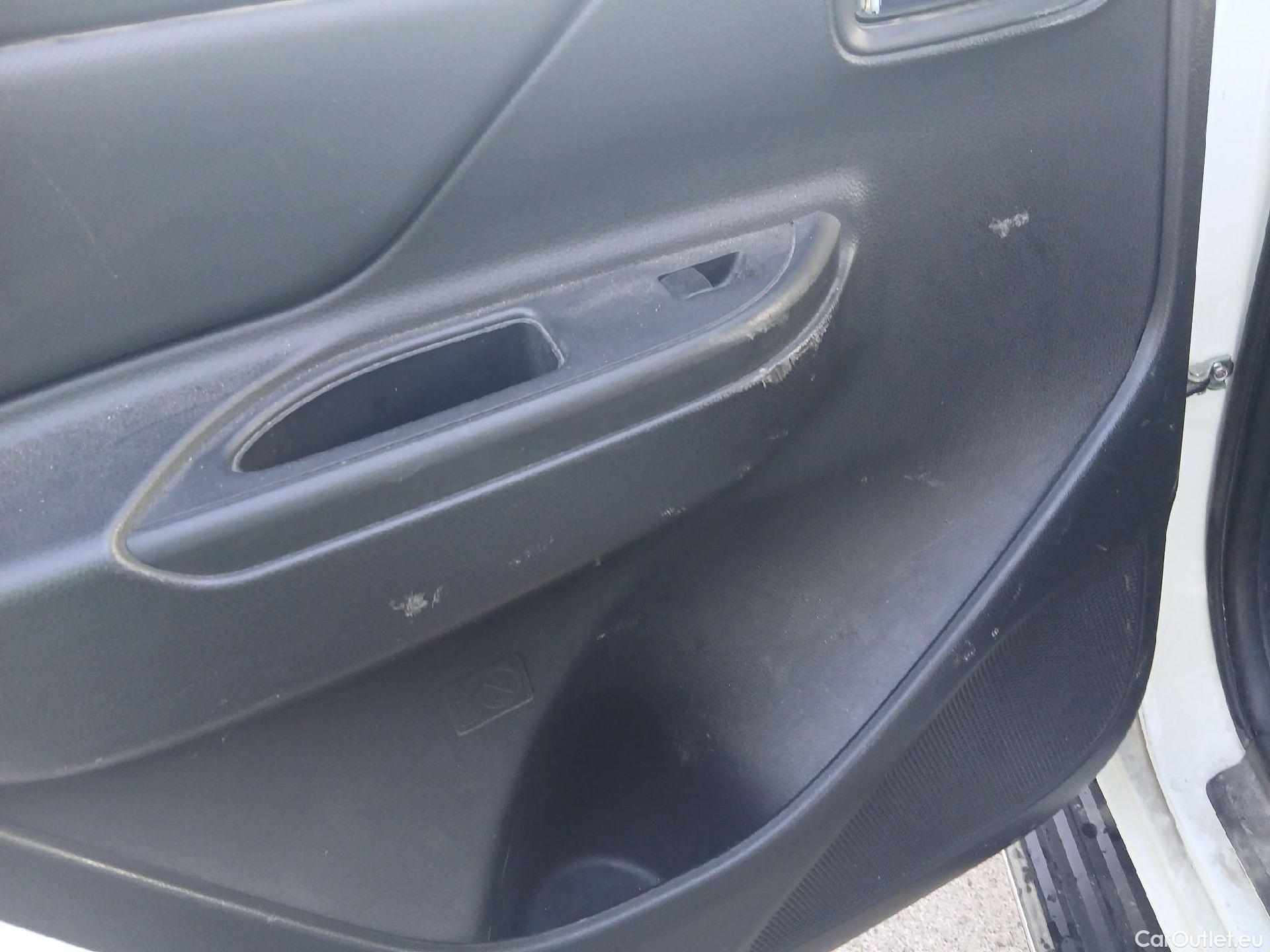  Mitsubishi  L200 MITSUBISHI  / 2019 / 4P / pickup doble cabina D/C 220 DI-D M-Pro #7