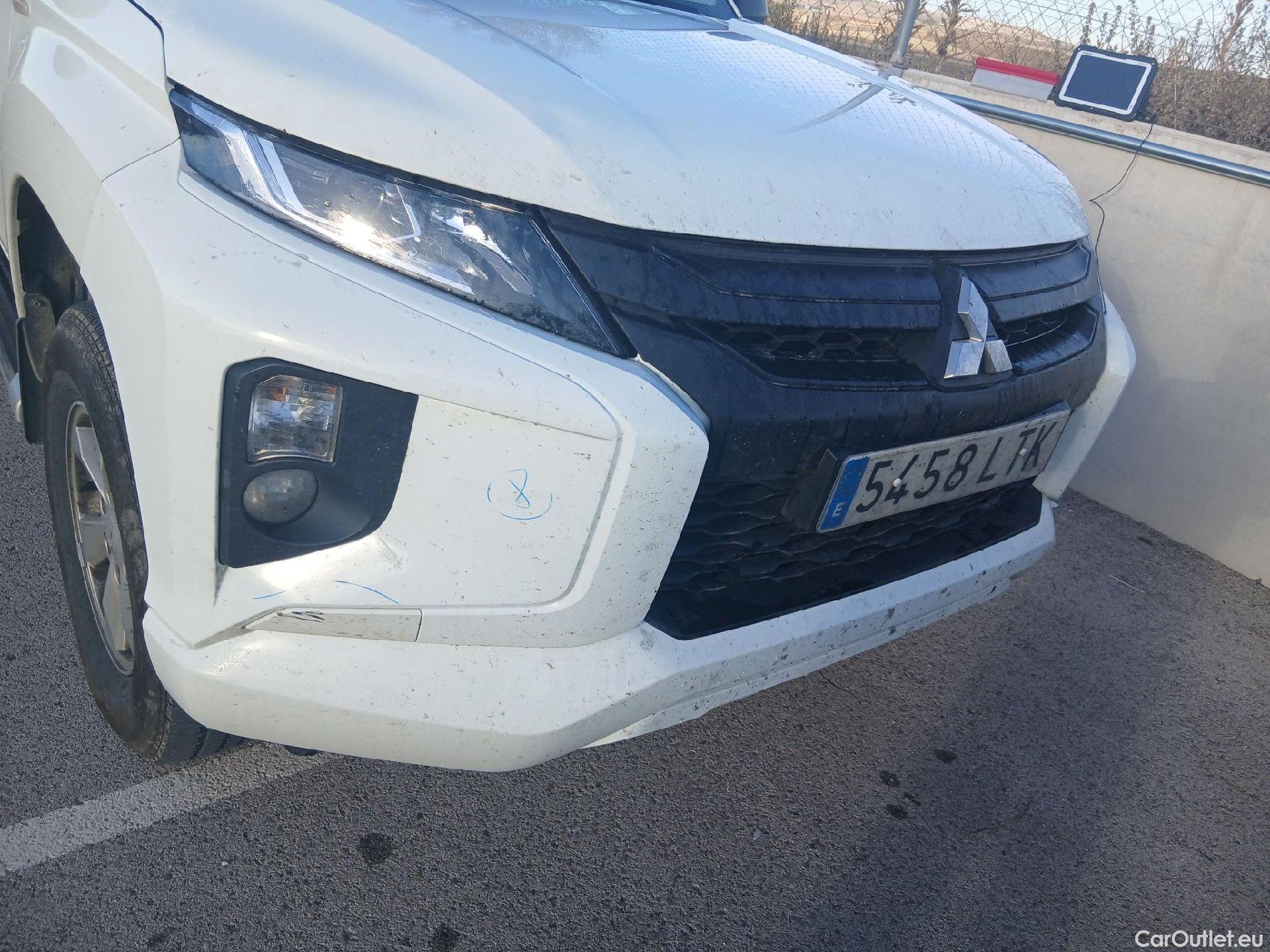  Mitsubishi  L200 MITSUBISHI  / 2019 / 4P / pickup doble cabina D/C 220 DI-D M-Pro #16