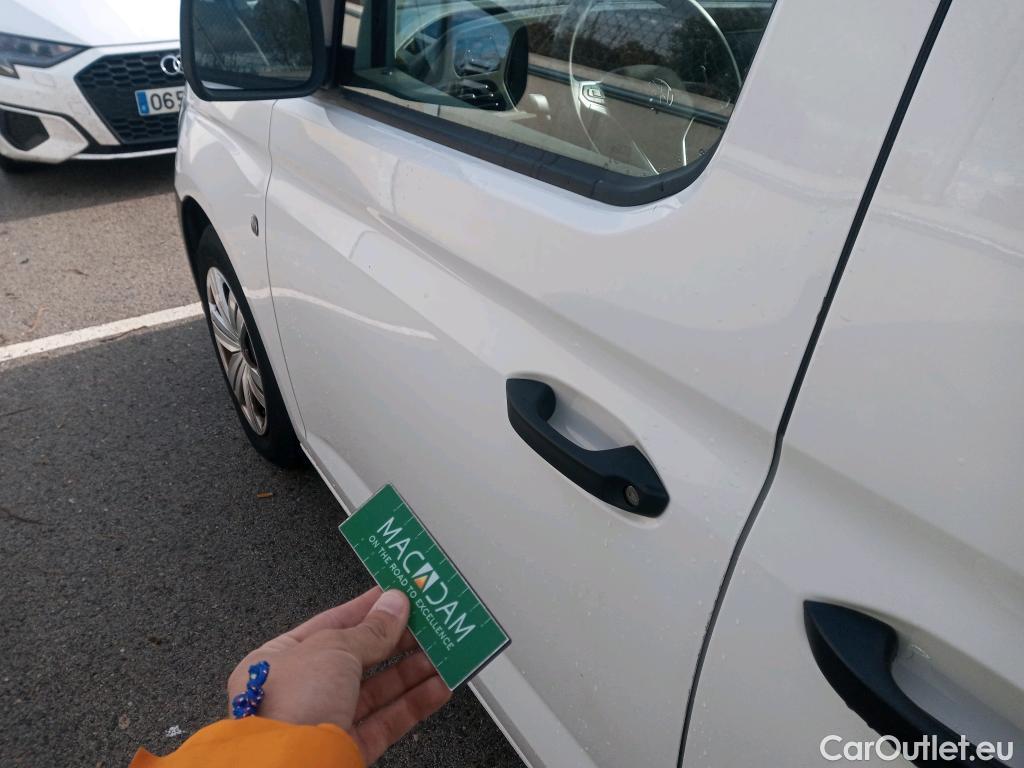  Volkswagen  Caddy VOLKSWAGEN  / 2020 / 4P / combi Kombi 2.0 TDI 75kW (102CV) (CX) #4