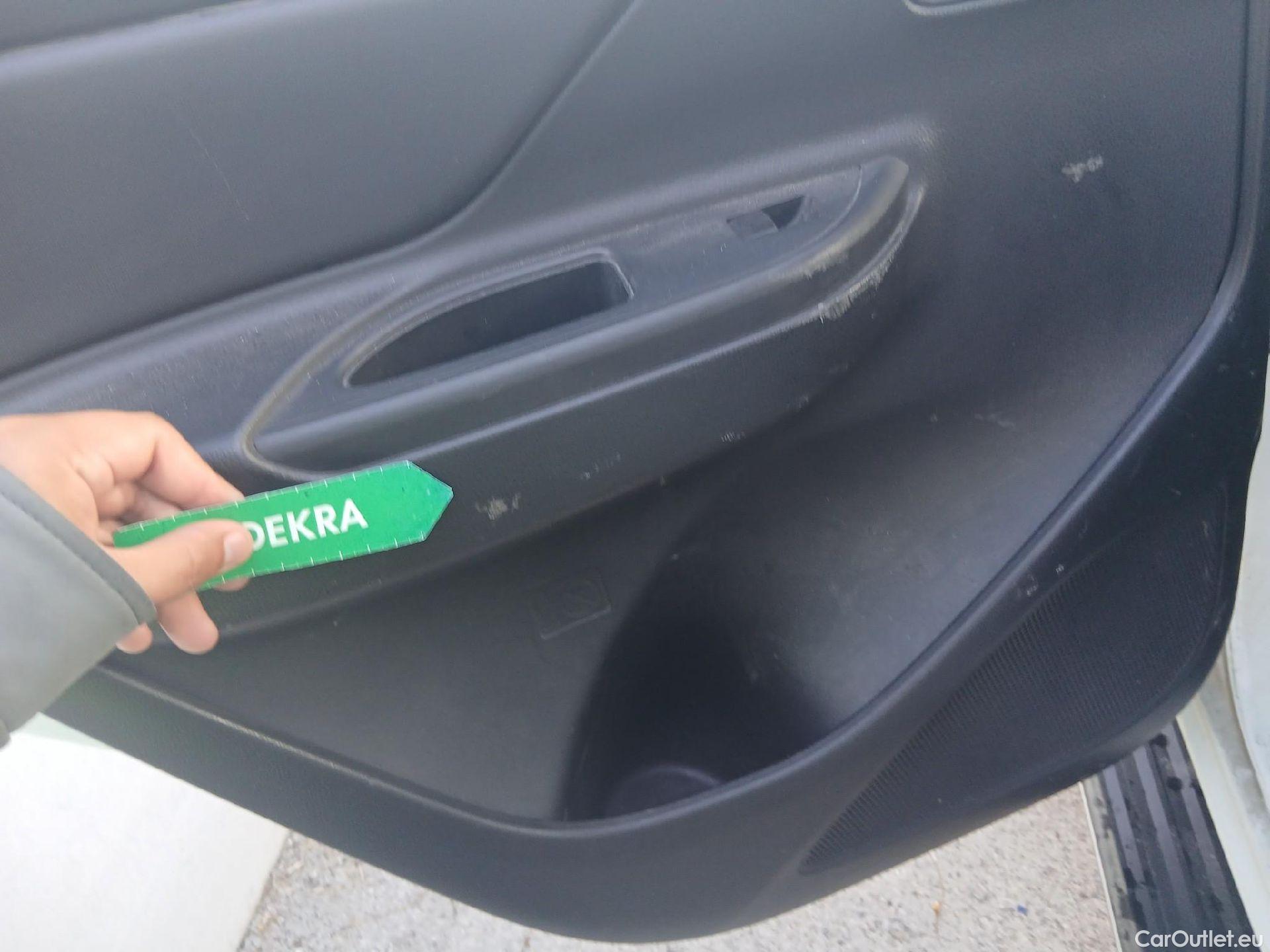  Mitsubishi  L200 MITSUBISHI  / 2019 / 4P / pickup doble cabina D/C 220 DI-D M-Pro #8