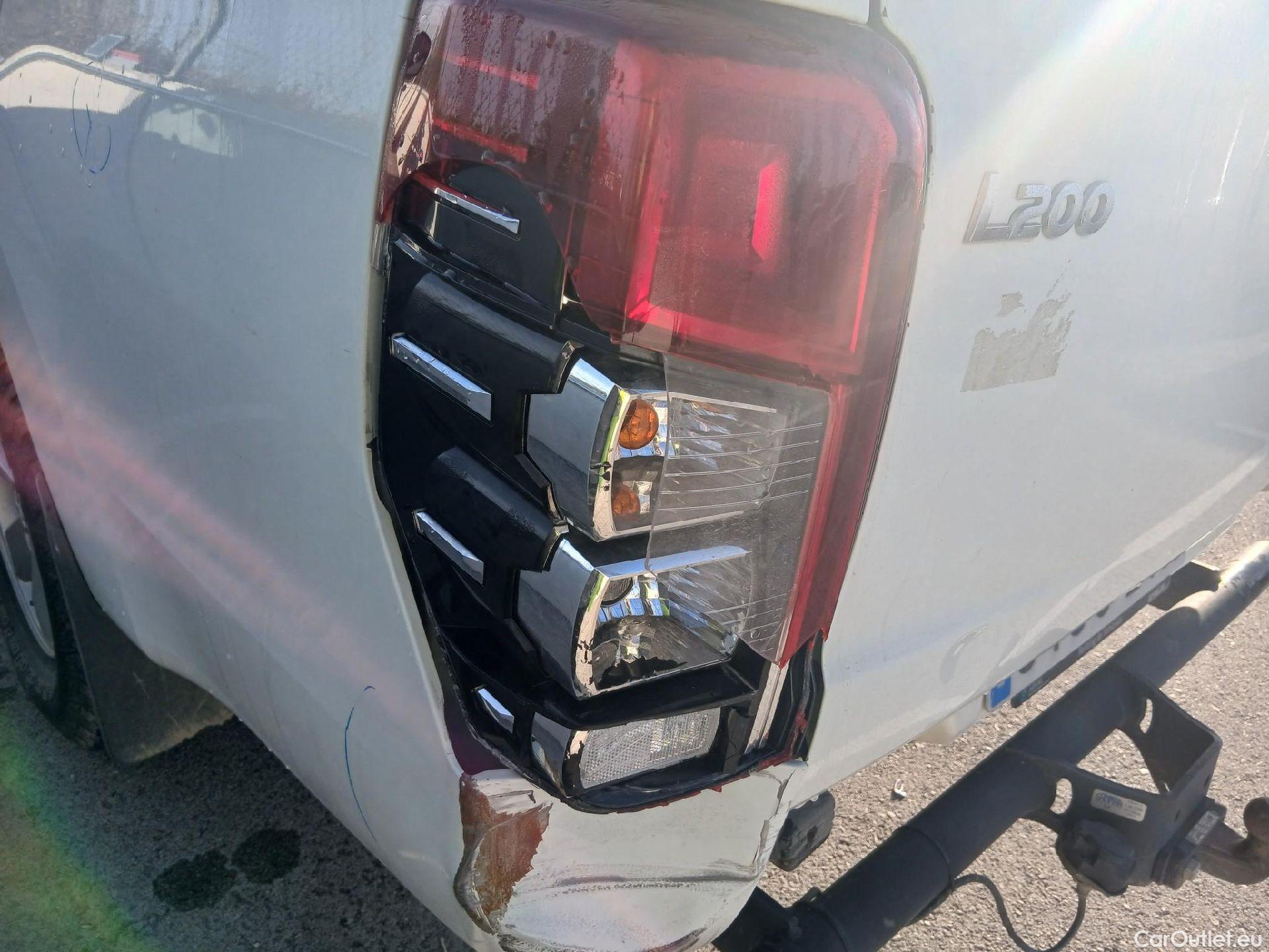  Mitsubishi  L200 MITSUBISHI  / 2019 / 4P / pickup doble cabina D/C 220 DI-D M-Pro #32