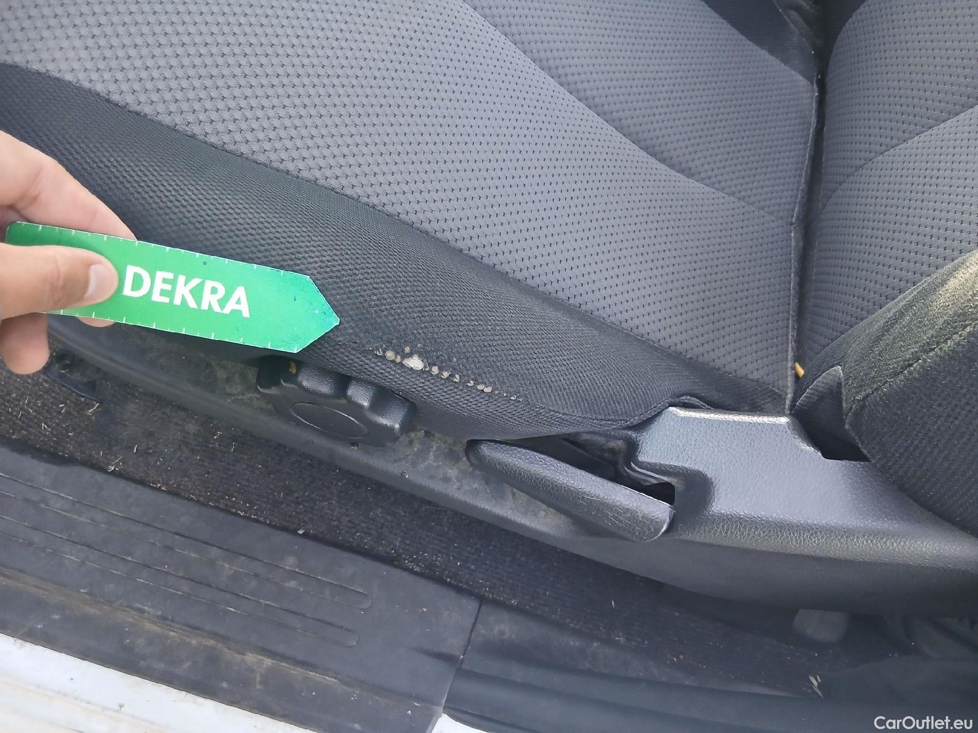  Mitsubishi  L200 MITSUBISHI  / 2019 / 4P / pickup doble cabina D/C 220 DI-D M-Pro #4