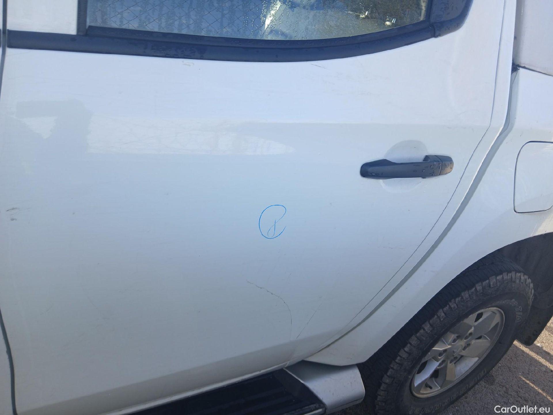  Mitsubishi  L200 MITSUBISHI  / 2019 / 4P / pickup doble cabina D/C 220 DI-D M-Pro #26