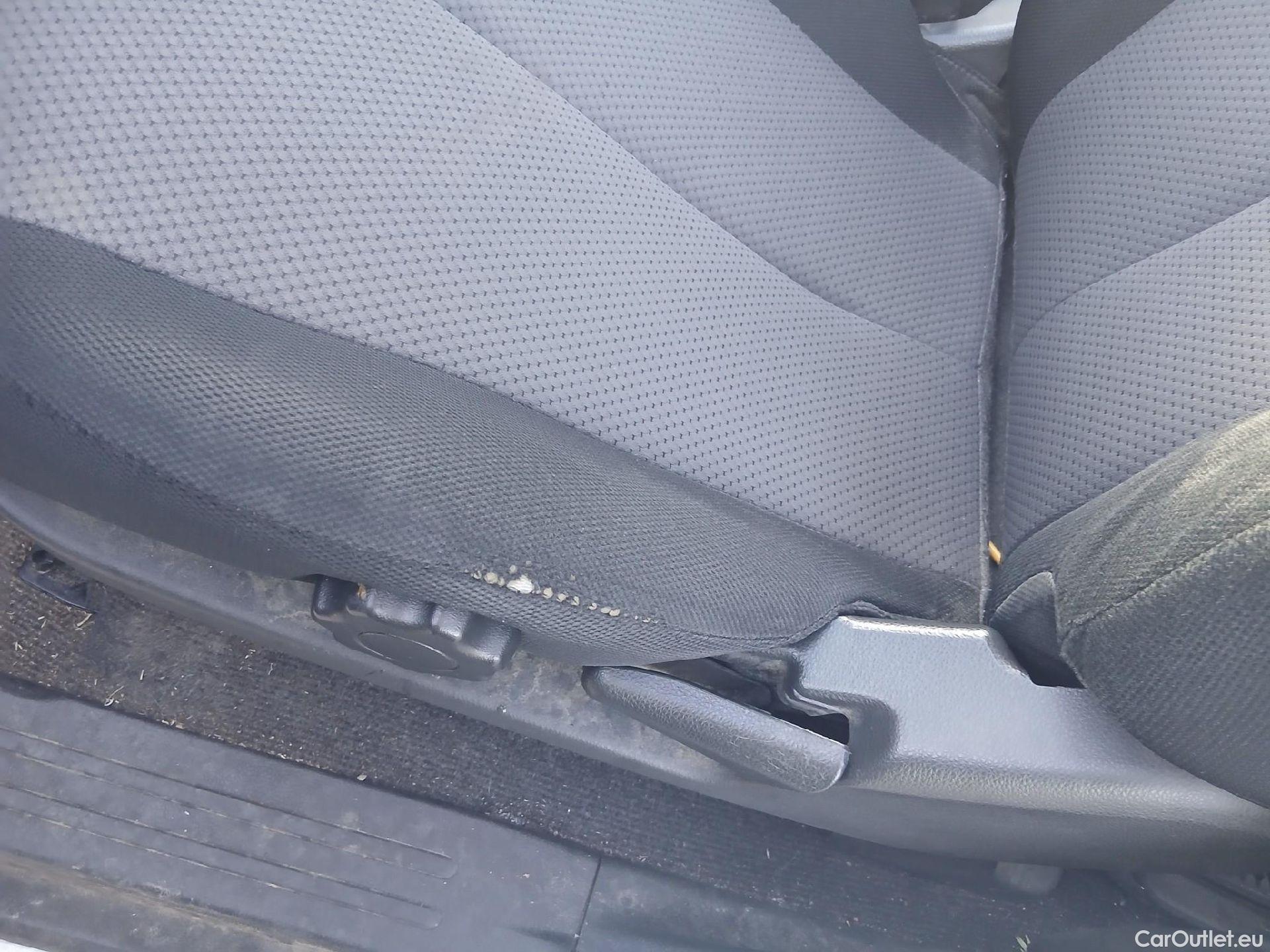  Mitsubishi  L200 MITSUBISHI  / 2019 / 4P / pickup doble cabina D/C 220 DI-D M-Pro #3