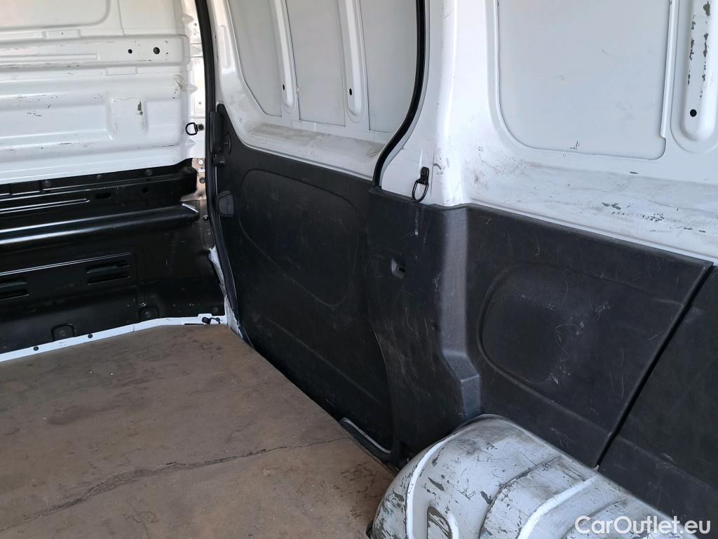  Nissan  NV300 NISSAN  / 2016 / 4P / furgón 2.0dCi 88kW (120CV) L1H1 1T Optima #33