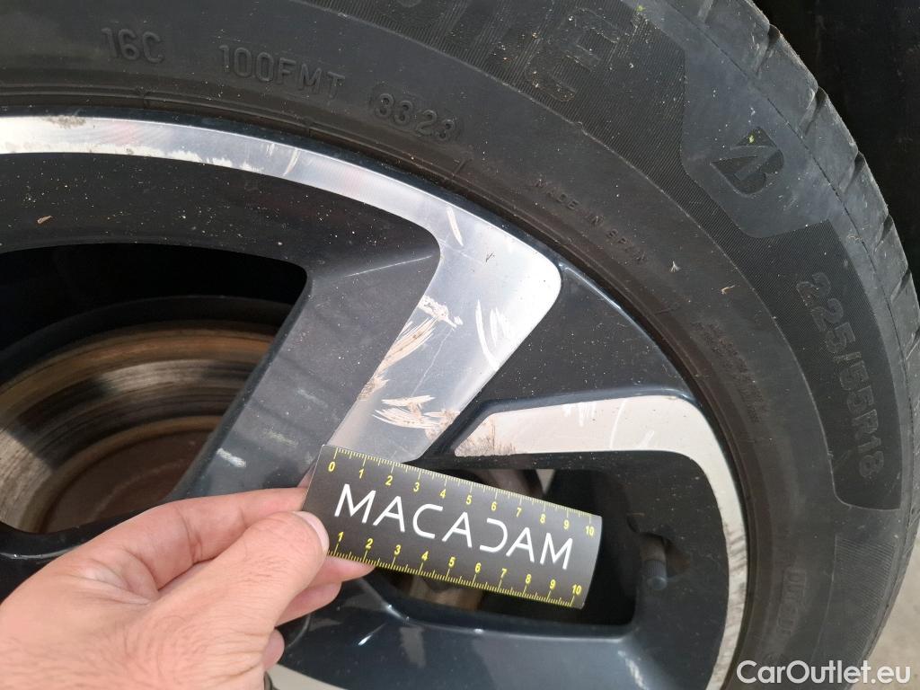  Citroen  C5 CITROEN  Aircross / 2018 / 5P / SUV Hybrid 225 ë-EAT8 C-Series(SP) #60