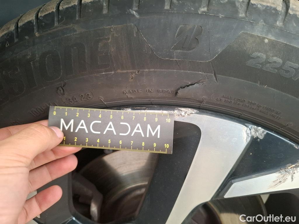  Citroen  C5 CITROEN  Aircross / 2018 / 5P / SUV Hybrid 225 ë-EAT8 C-Series(SP) #36