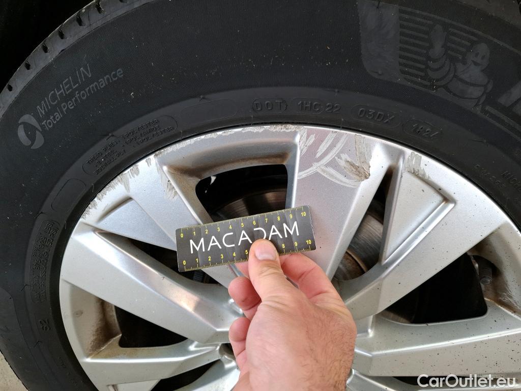  Peugeot  3008  II Active Pack 1.5 HDi 130CV BVA8 E6d #9