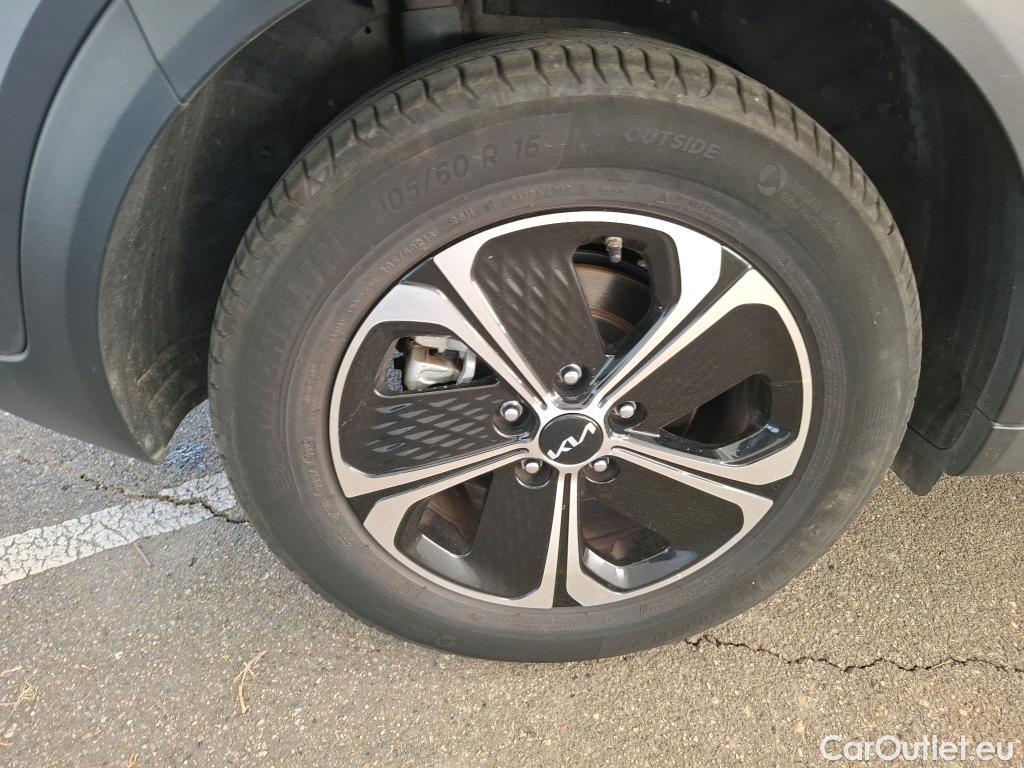  KIA  XCeed KIA  / 2019 / 5P / Crossover 1.6 GDI ISG ISG PHEV ACTIVE BUS DCT6 #25