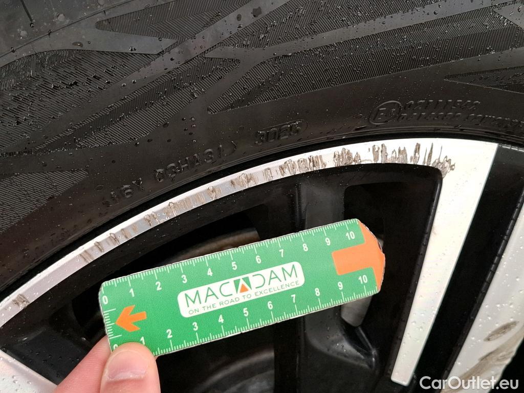  Peugeot  3008 PEUGEOT  / 2020 / 5P / SUV BlueHDi 130 S&S EAT8 GT #13