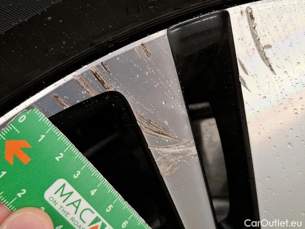  Peugeot  3008 PEUGEOT  / 2020 / 5P / SUV BlueHDi 130 S&S EAT8 GT #21