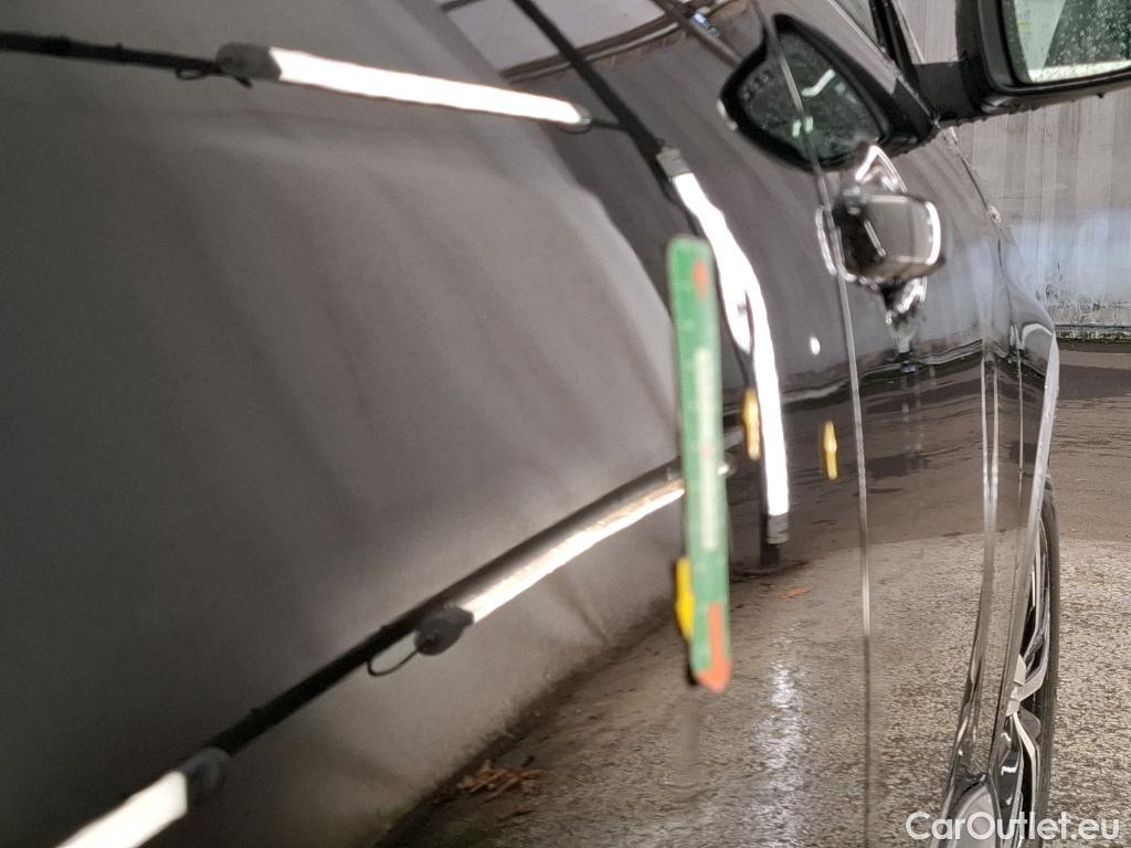  Peugeot  3008 PEUGEOT  / 2020 / 5P / SUV BlueHDi 130 S&S EAT8 GT #5