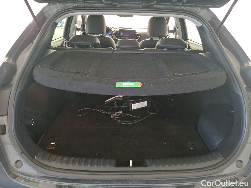  KIA  XCeed KIA  / 2019 / 5P / Crossover 1.6 GDI ISG ISG PHEV ACTIVE BUS DCT6 #29