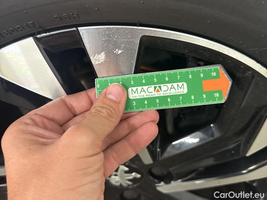  Peugeot  2008  Allure Business 1.5 HDi 110CV BVM6 E6d #26