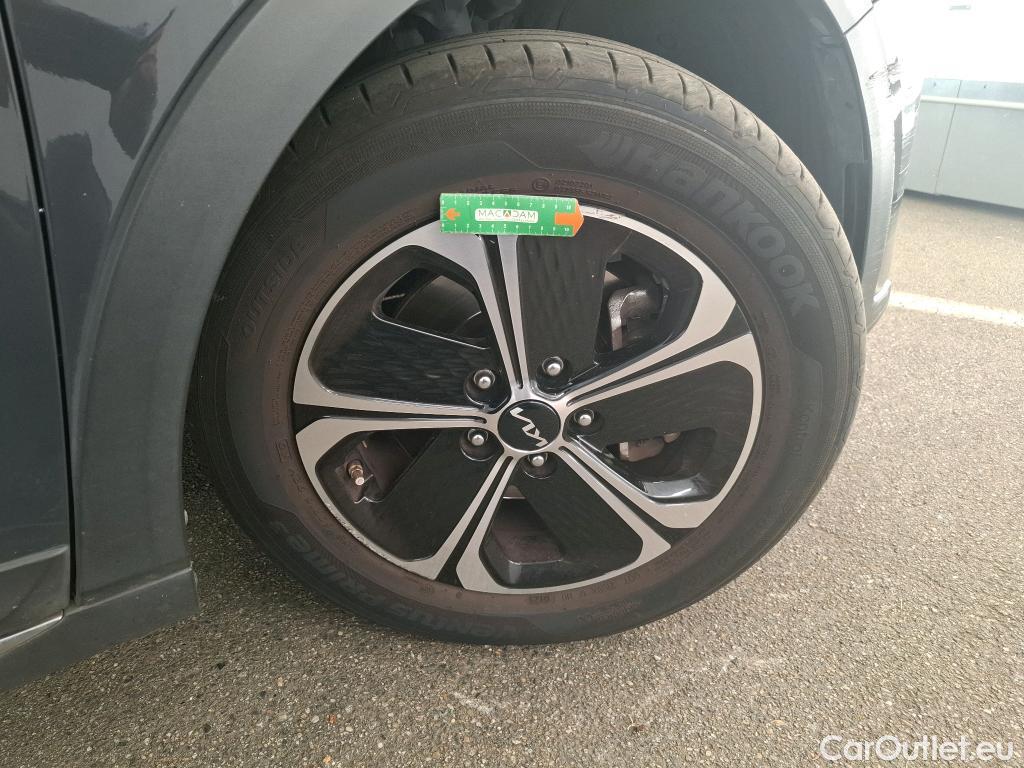  KIA  XCeed KIA  / 2019 / 5P / Crossover 1.6 GDI ISG ISG PHEV ACTIVE BUS DCT6 #20