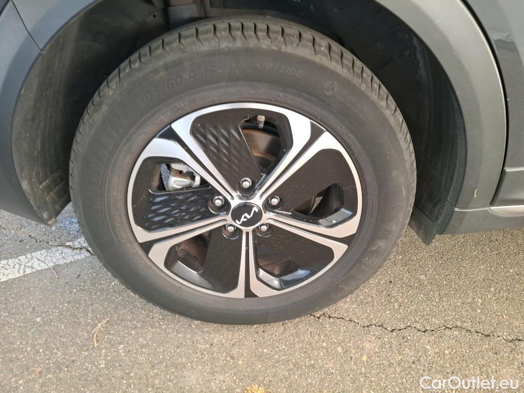  KIA  XCeed KIA  / 2019 / 5P / Crossover 1.6 GDI ISG ISG PHEV ACTIVE BUS DCT6 #27