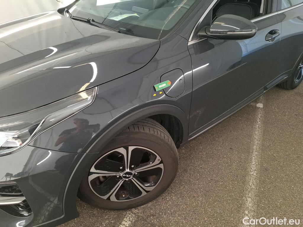  KIA  XCeed KIA  / 2019 / 5P / Crossover 1.6 GDI ISG ISG PHEV ACTIVE BUS DCT6 #32