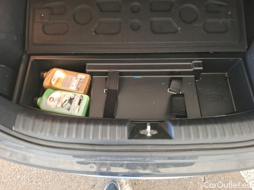  KIA  XCeed KIA  / 2019 / 5P / Crossover 1.6 GDI ISG ISG PHEV ACTIVE BUS DCT6 #28