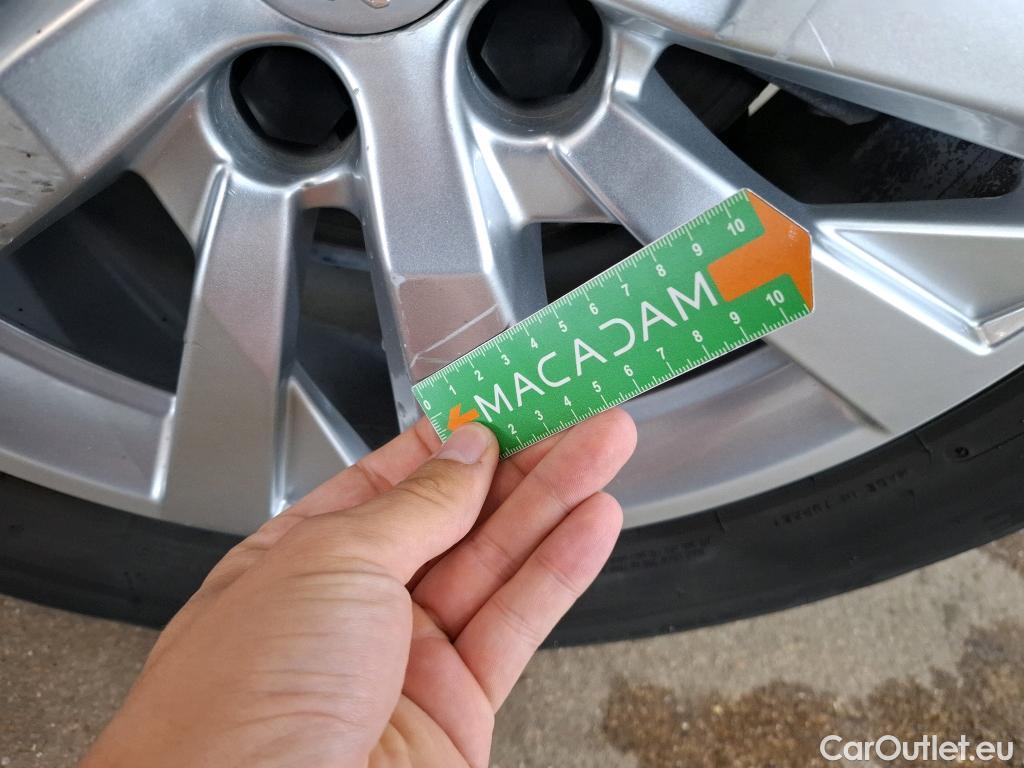  Peugeot  3008  Active Pack 1.5 HDi 130CV BVA8 E6d #5