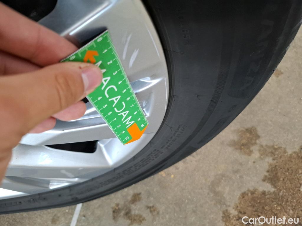  Peugeot  3008  Active Pack 1.5 HDi 130CV BVA8 E6d #16