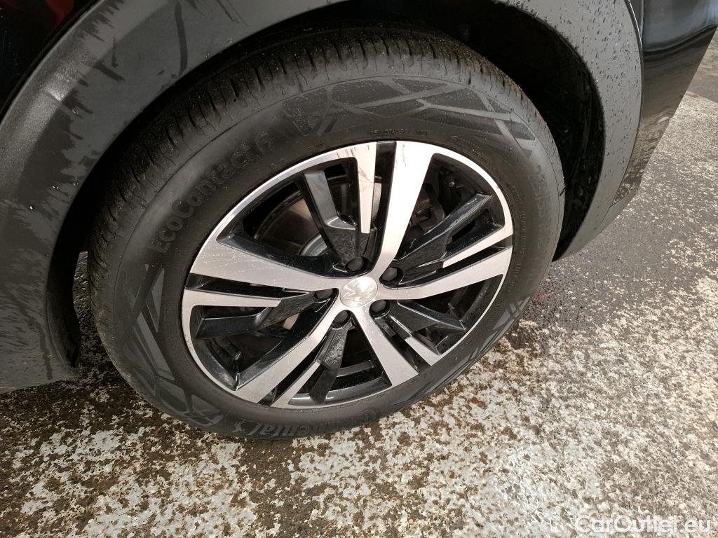  Peugeot  3008 PEUGEOT  / 2020 / 5P / SUV BlueHDi 130 S&S EAT8 GT #18