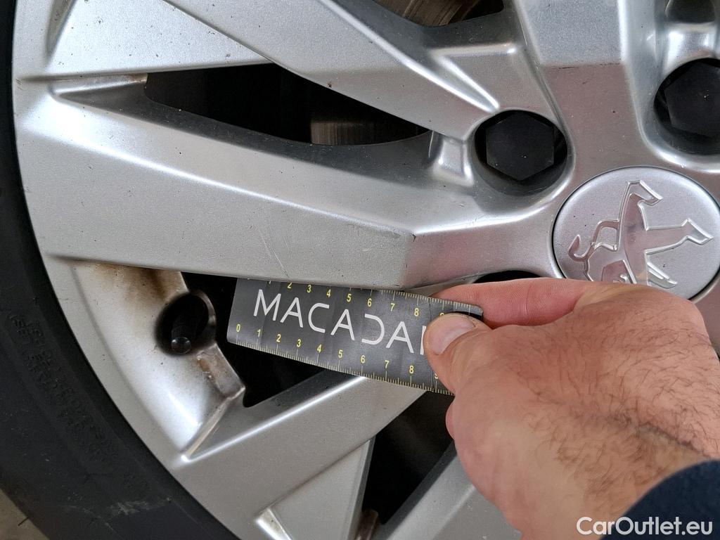  Peugeot  3008  II Active Pack 1.5 HDi 130CV BVA8 E6d #4