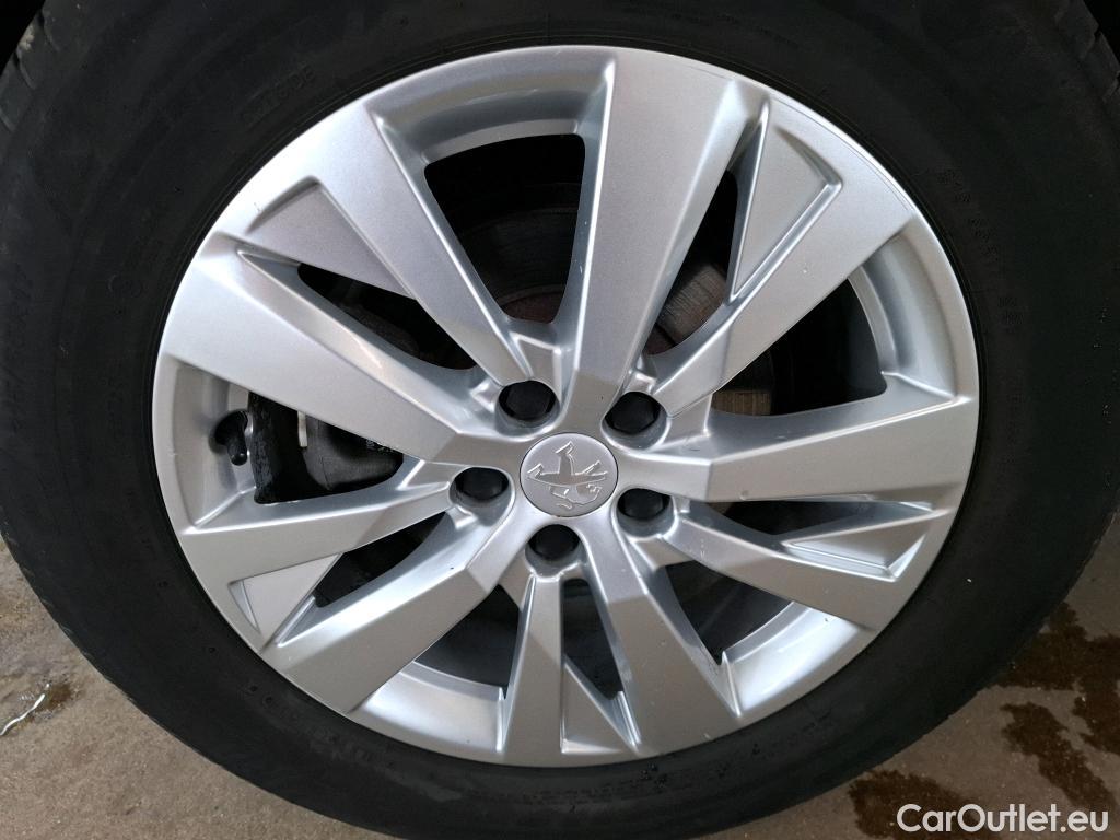  Peugeot  3008  Active Pack 1.5 HDi 130CV BVA8 E6d #9