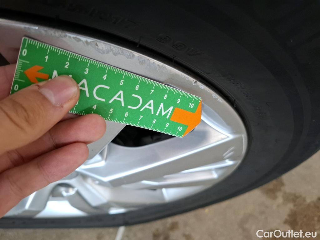  Peugeot  3008  Active Pack 1.5 HDi 130CV BVA8 E6d #15