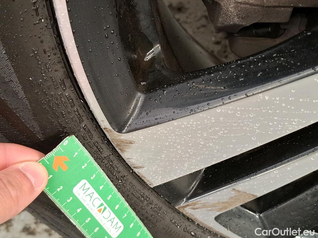  Peugeot  3008 PEUGEOT  / 2020 / 5P / SUV BlueHDi 130 S&S EAT8 GT #17