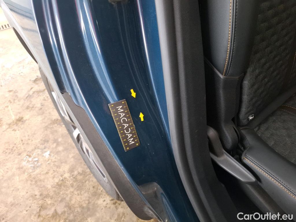  Peugeot  5008  Road Trip 1.5 HDi 130CV BVA8 7 Sieges E6d #10