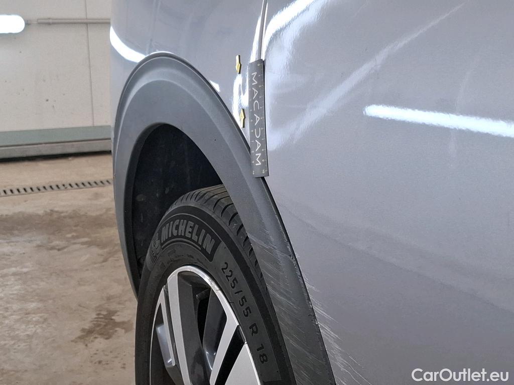  Peugeot  5008  Allure 1.5 HDi 130CV BVA8 E6dT #37