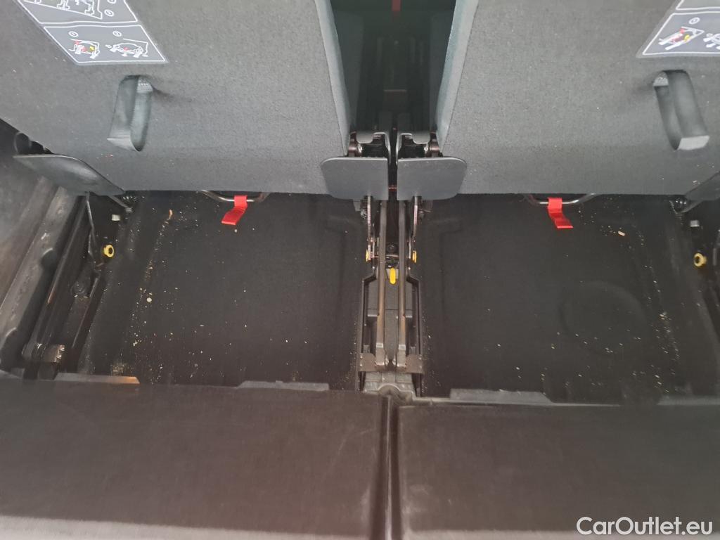  Peugeot  5008  Active Business 1.5 HDi 130CV BVA8 E6dT #46