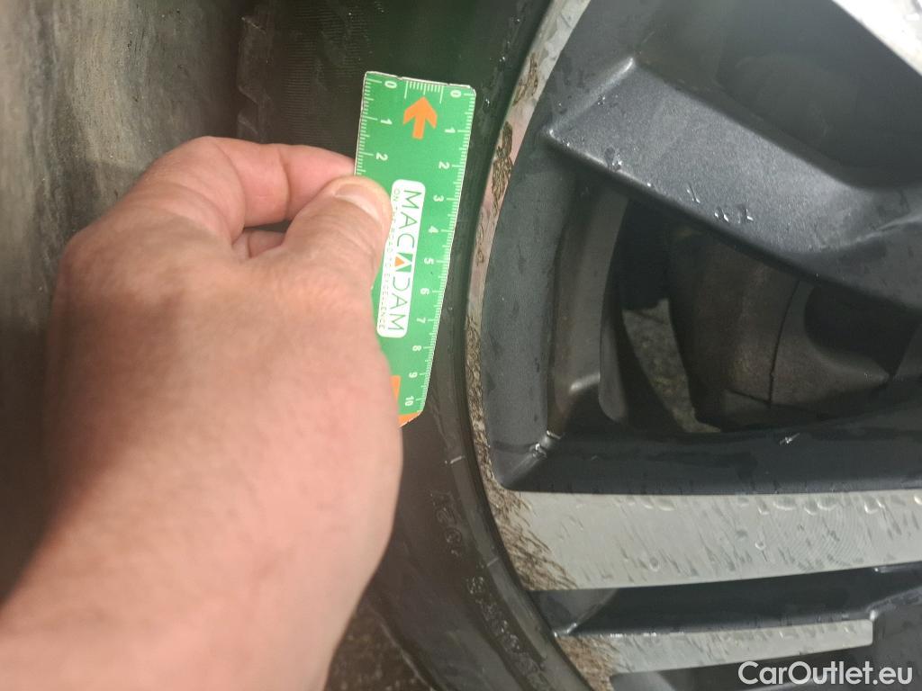  Peugeot  5008  Allure Business 1.5 HDi 130CV BVA8 E6d #42