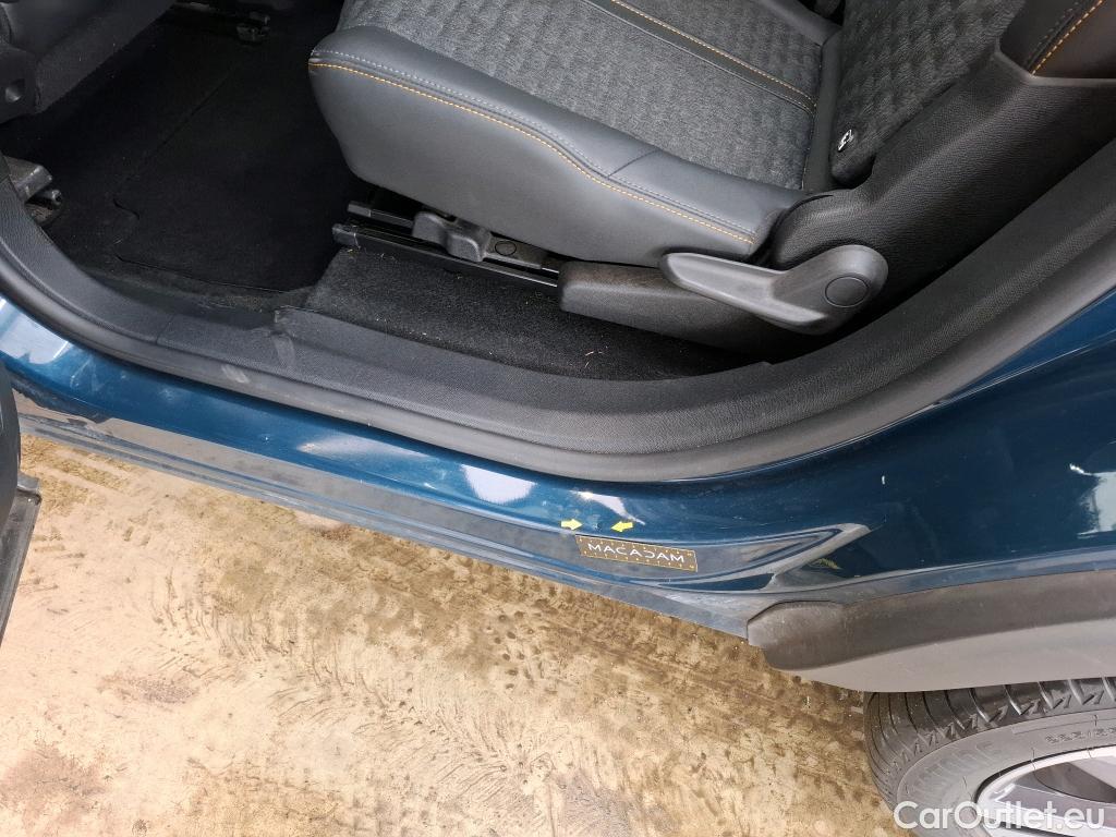  Peugeot  5008  Road Trip 1.5 HDi 130CV BVA8 7 Sieges E6d #8