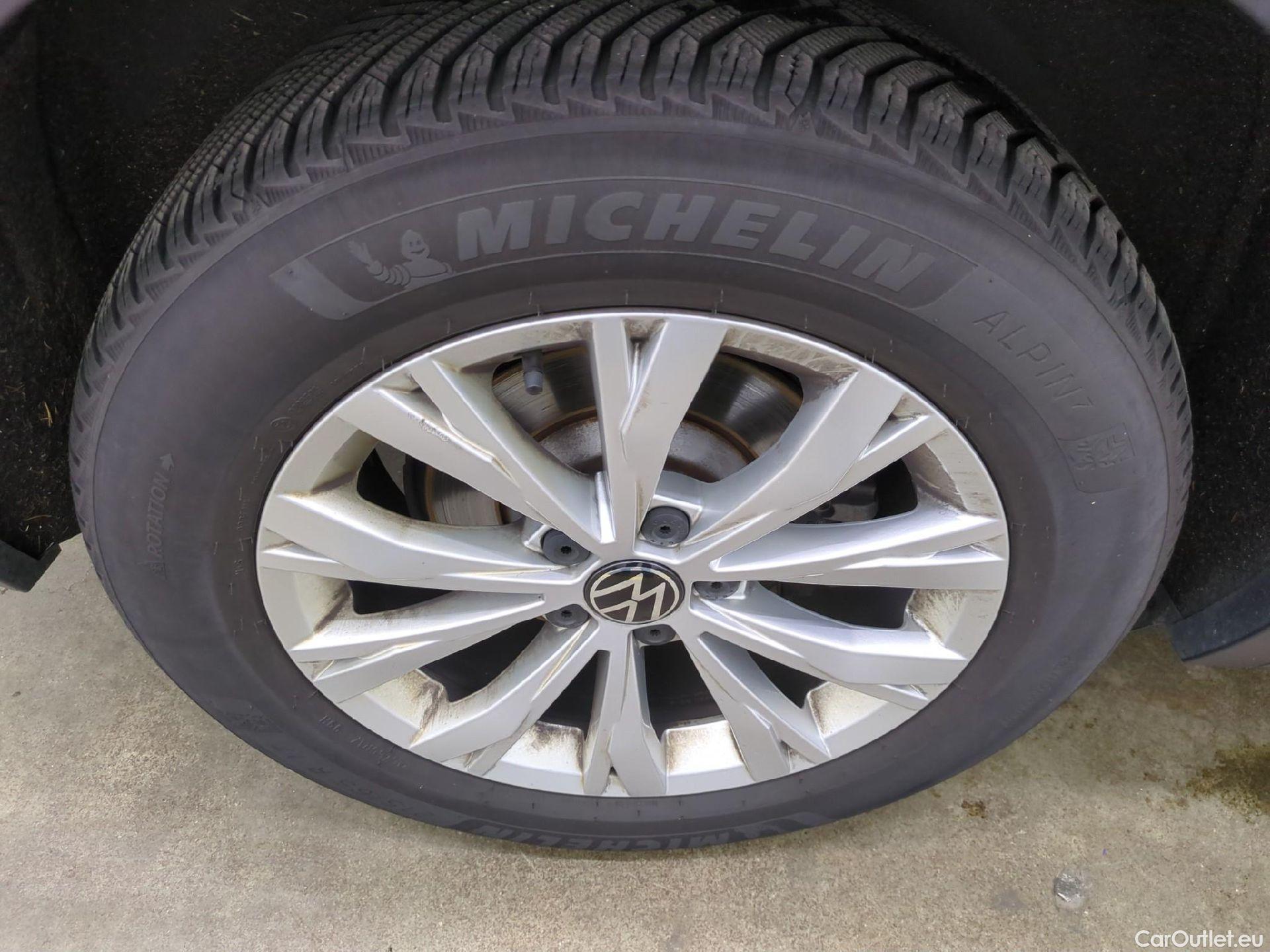  Volkswagen  Tiguan VOLKSWAGEN  / 2020 / 5P / SUV 2.0 TDI 150 DSG7 Life Business #10