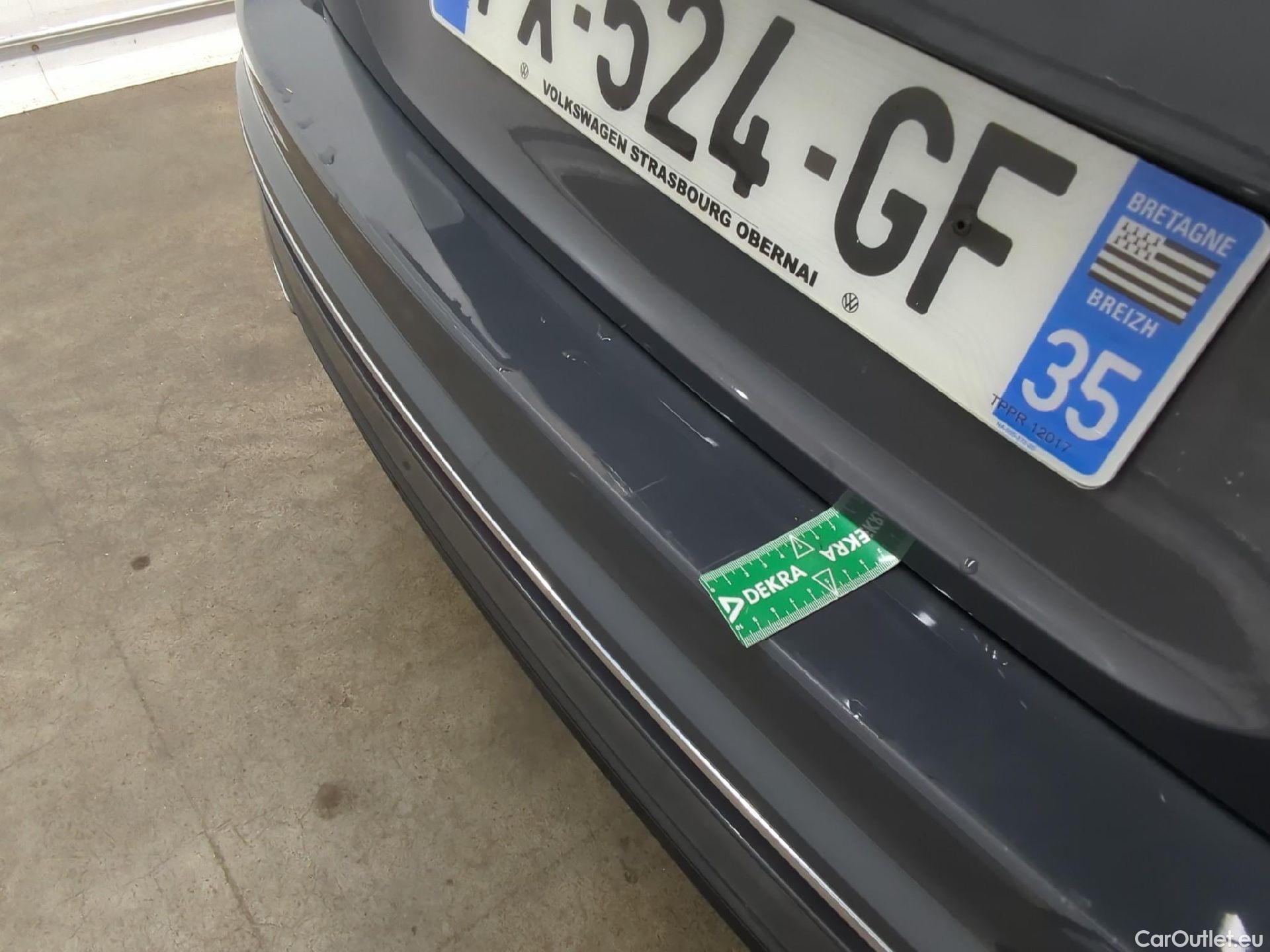  Volkswagen  Tiguan VOLKSWAGEN  / 2020 / 5P / SUV 2.0 TDI 150 DSG7 R-Line #26