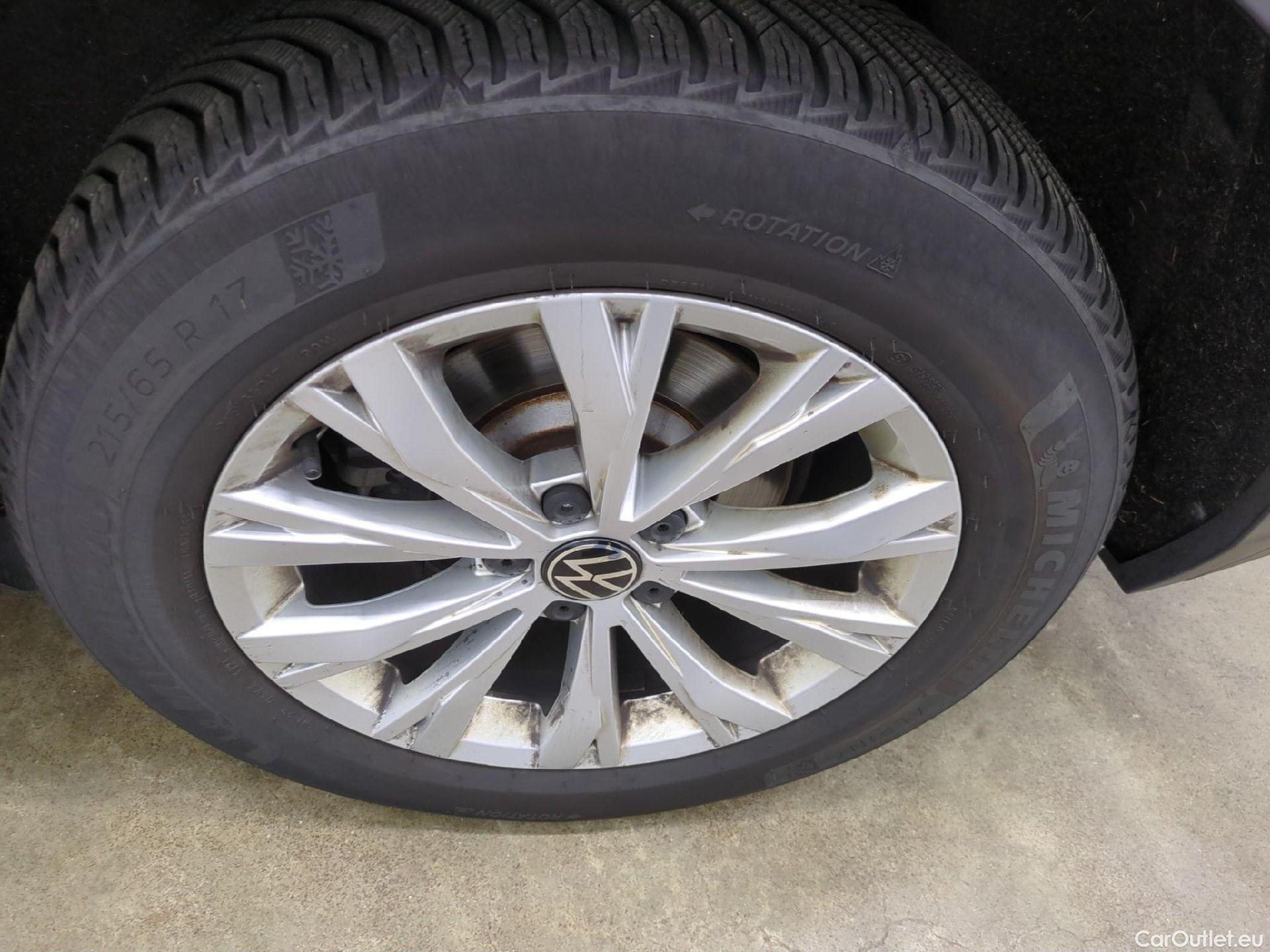  Volkswagen  Tiguan VOLKSWAGEN  / 2020 / 5P / SUV 2.0 TDI 150 DSG7 Life Business #9