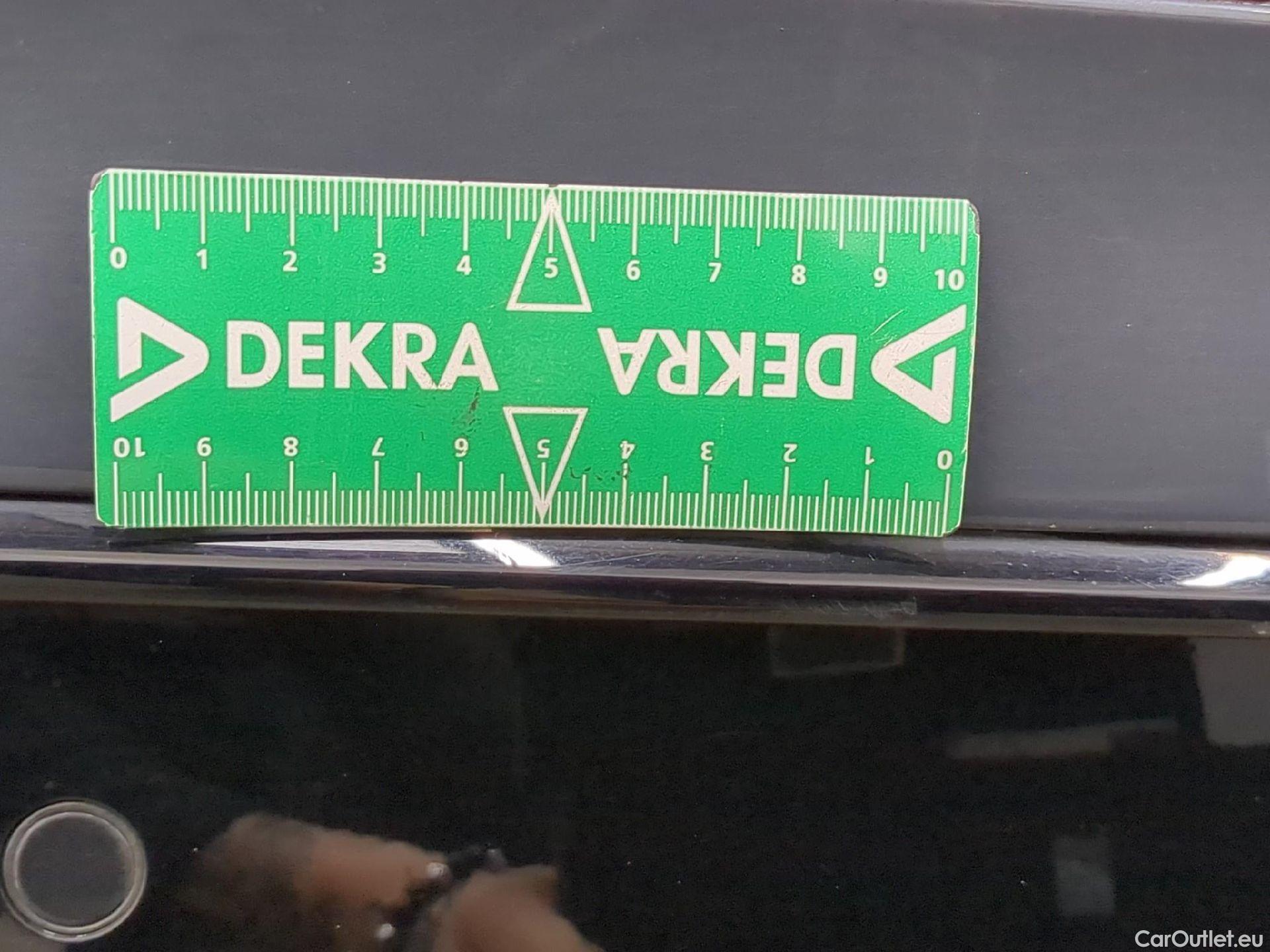  Volkswagen  Tiguan VOLKSWAGEN  / 2020 / 5P / SUV 2.0 TDI 150 DSG7 R-Line #29